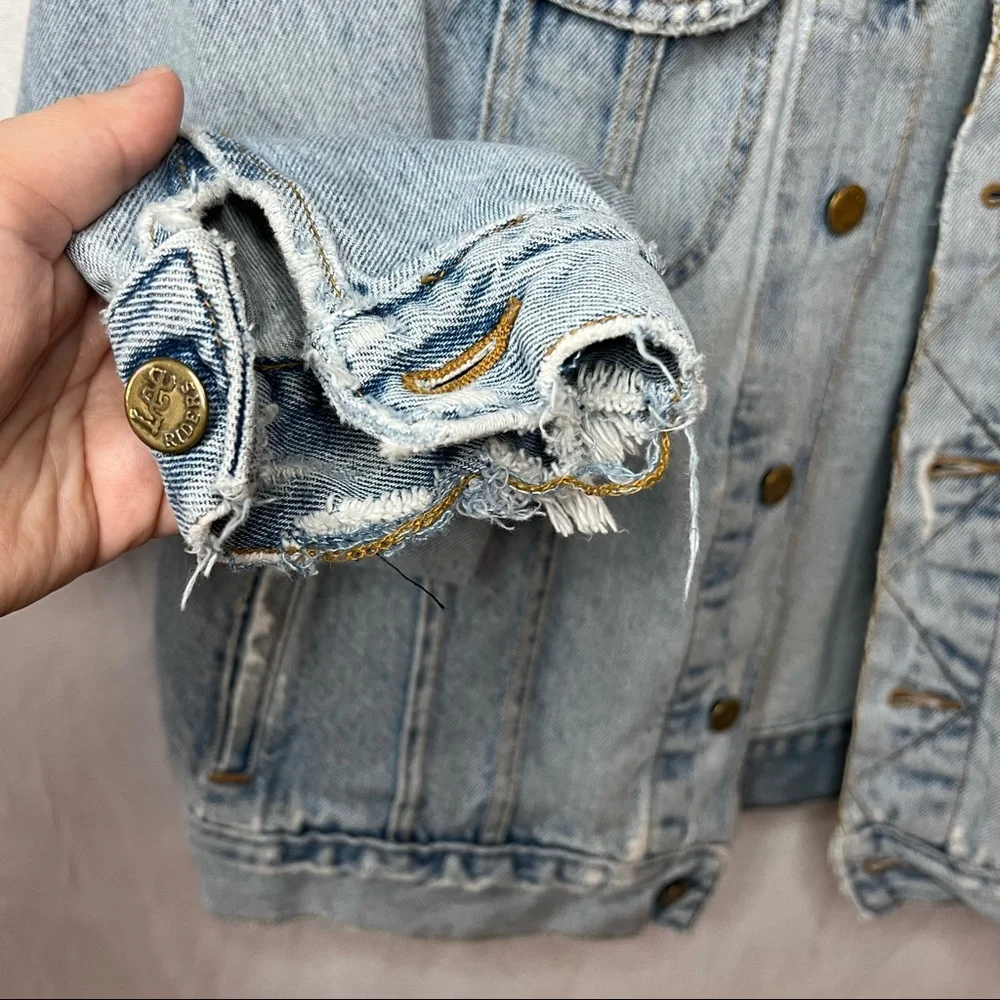Vintage Lee Riders Denim Jacket Distressed Size Medium - Picture 11 of 15